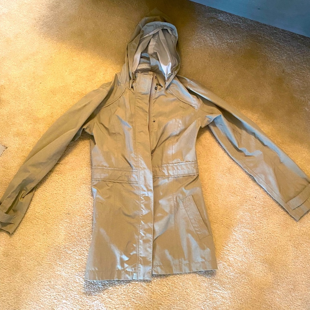 Merrell woman’s outdoor rain jacket. Size XS